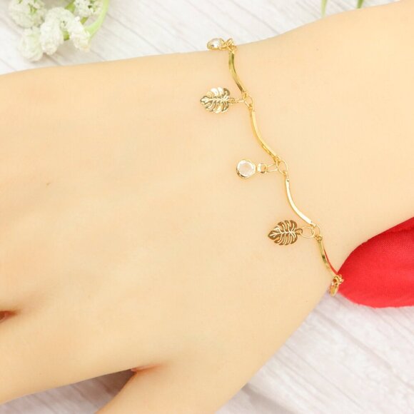 "Trendy Handmade Bracelet – A Thoughtful Gift for Girls & Women | UNVRC1008 - Picture 1 of 10